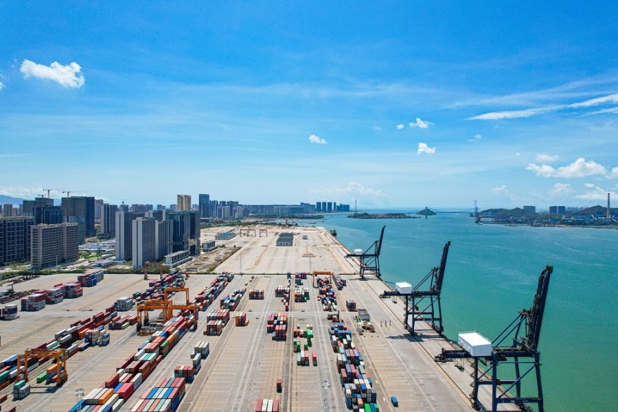 Vì sao nên học ngành Logistics và Quản lý chuỗi cung ứng tại Trường Đại học Bình Dương?