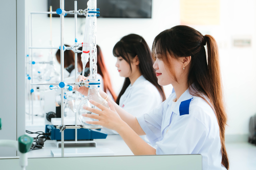 Hóa dược - ngành học mới của Trường Đại học Bình Dương
