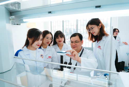 Ngành Hóa Dược - sự lựa chọn lý tưởng cho sự nghiệp của bạn